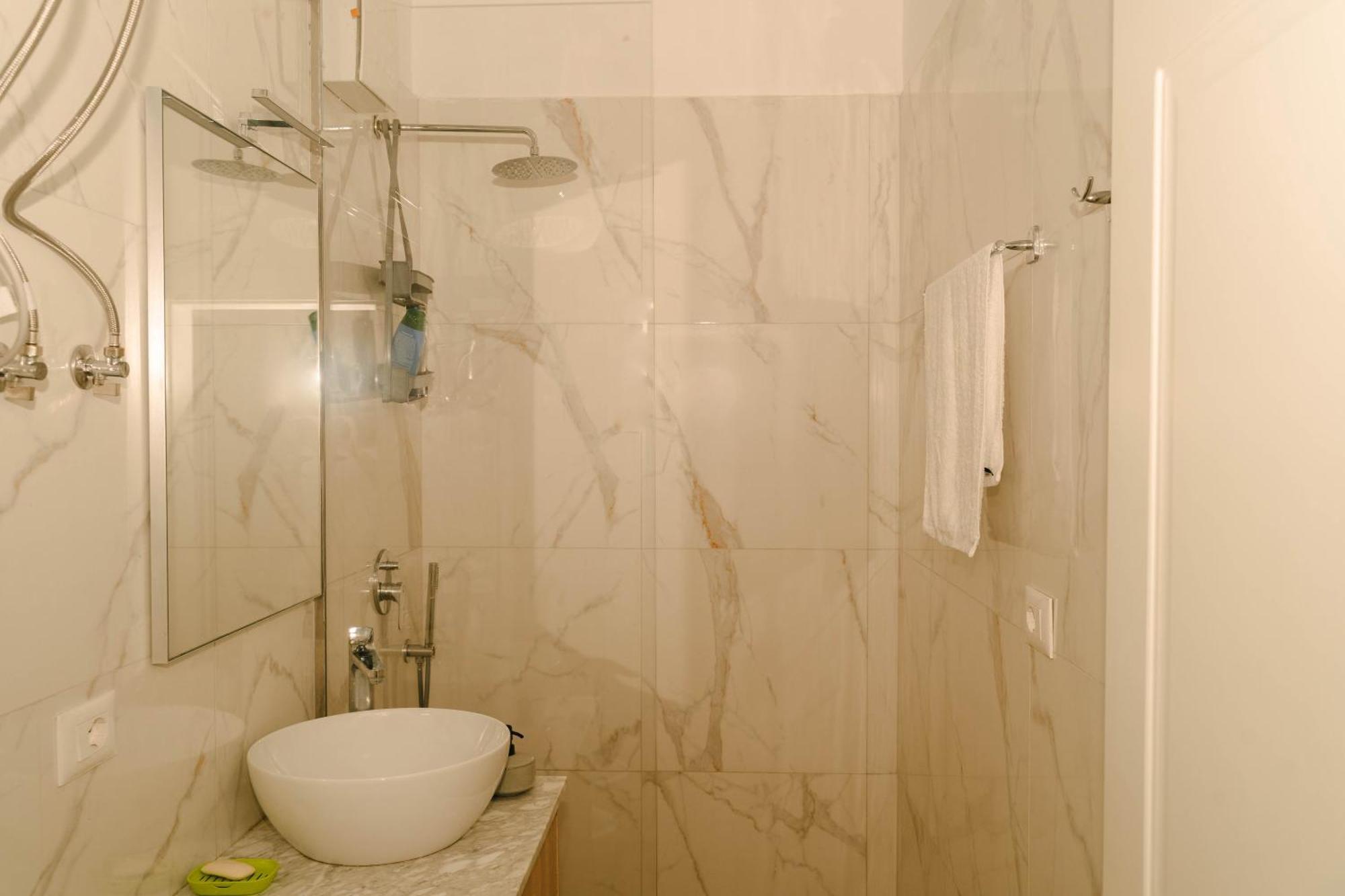 Studio Flat In Heart Of טיראנה מראה חיצוני תמונה