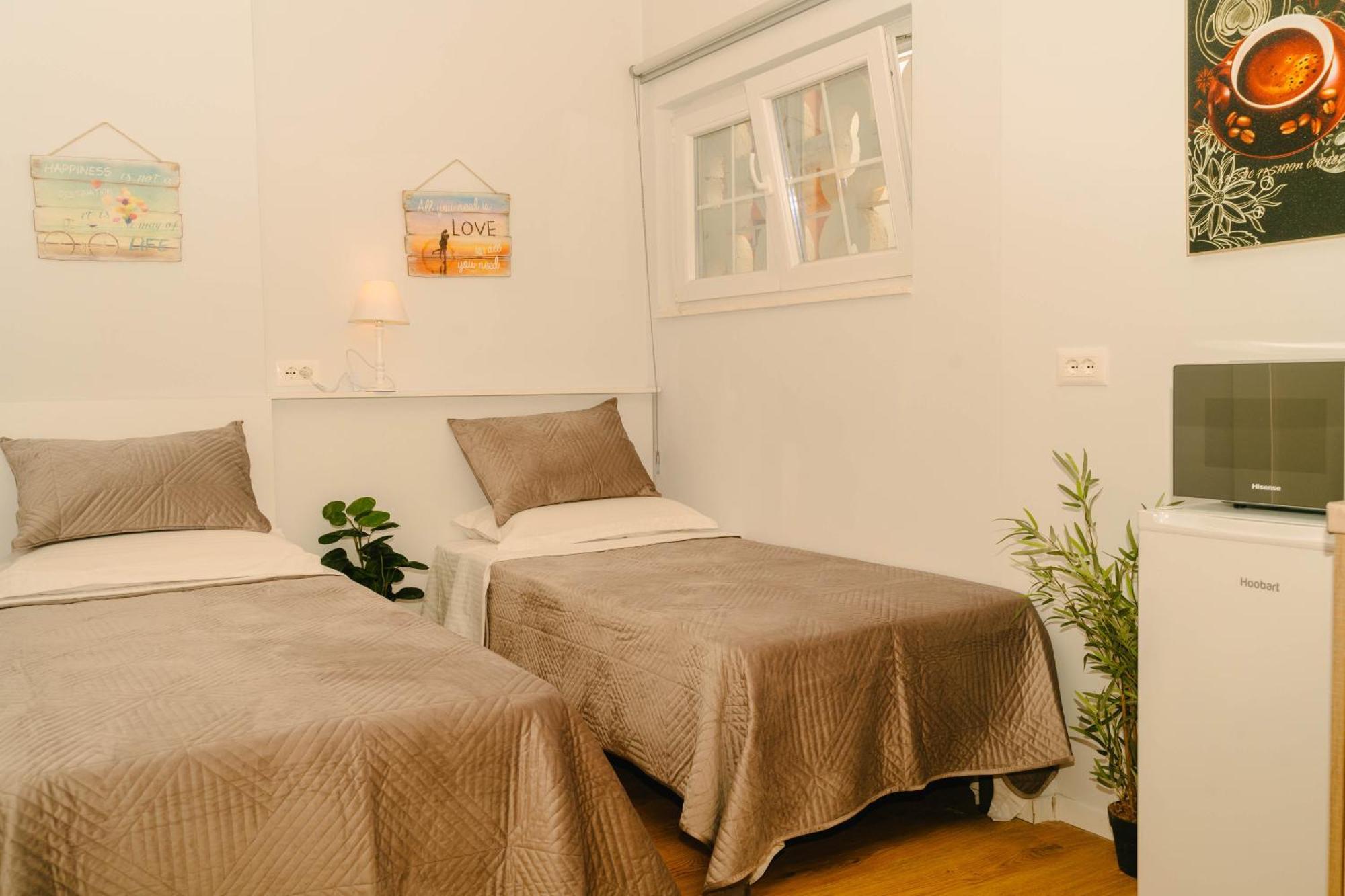 Studio Flat In Heart Of טיראנה מראה חיצוני תמונה